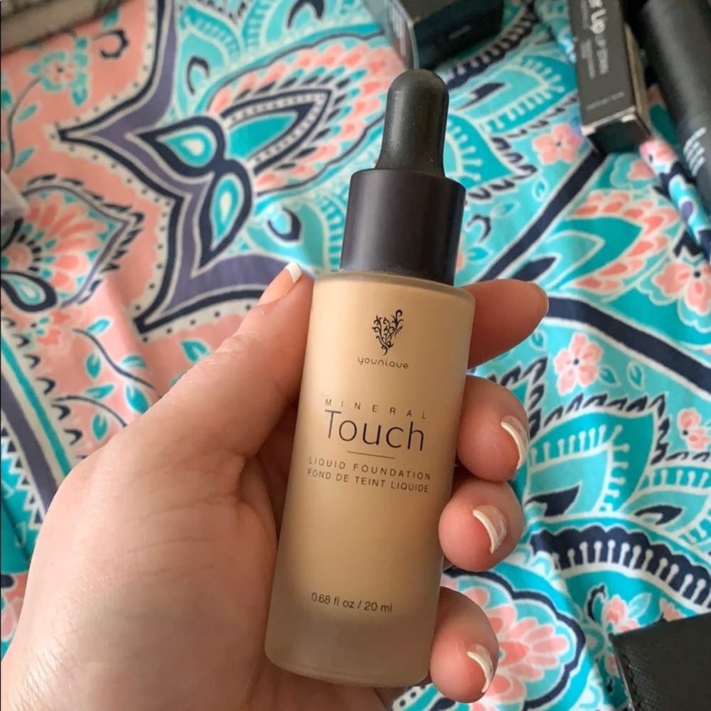 Liquid Foundation Velour